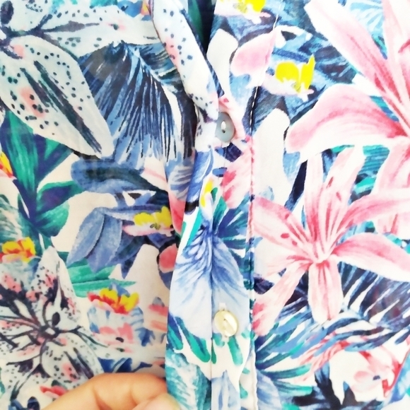 H & M Blue and Pink Tropical Floral Print Sleeveless Blouse Size 4 - Picture 5 of 9